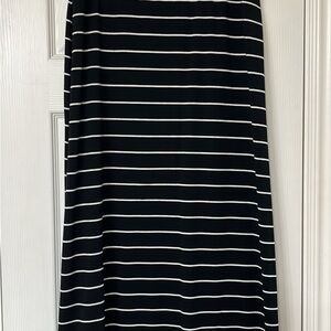 Faded Glory Black and White Midi A-Line Skirt